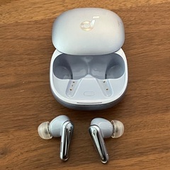 ワイヤレスイヤホン ANKERサウンドコアリバティ4 スカイブルー
の画像