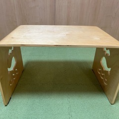 【受付終了】キッズ机・イス2脚の画像