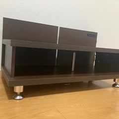 パソコンデスクとテレビ台
の画像