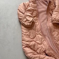 ユニクロ防寒ロンパースの画像