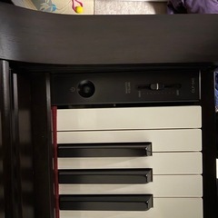 YAMAHA 電子ピアノ CLP-545R（2016年製）椅子付き ※一部キー音大きめの画像