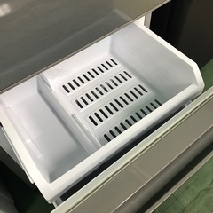 ジャングルジャングル貝塚店　冷蔵庫　アクア　2021年製　126L グレー　ブラッシュシルバー　2ドア　右開き　冷凍冷蔵庫　間冷式　ファン式　耐熱トップテーブル　低温フリーケース　中古　リサイクル　貝塚市　二色浜の画像