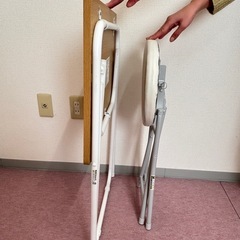 折りたたみテーブル＆イスの画像