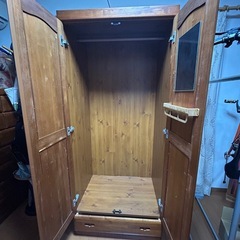 洋服ダンスの画像