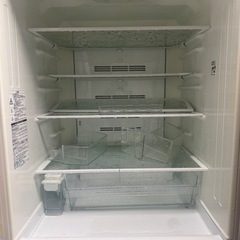 TOSHIBA冷蔵庫　今から10ぷん即決の方譲ります。それ以降捨てます。の画像