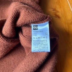 GU ハイネック　ニットワンピース　ミルクチョコレート色の画像