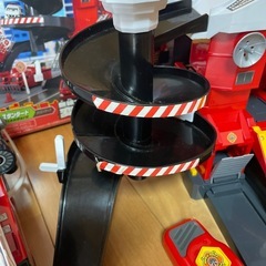 トミカ変形ファイヤーステーションの画像