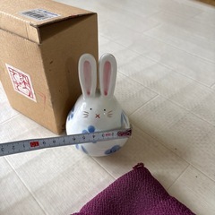 うさぎ貯金箱の置物の画像