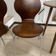 【2/27で掲載終了】丸テーブル＆チェア2脚セット（円形/北欧風/カフェ風）の画像