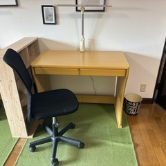 【土日のみ】学習机、椅子セット（写真右）の画像