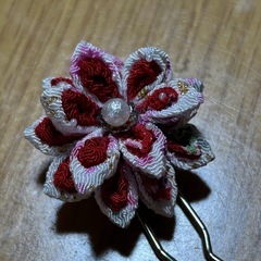 つまみ細工のかんざし2の画像