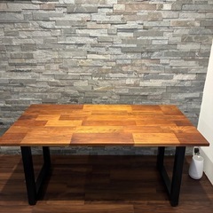 マスターウォール モザイク ダイニングテーブルの画像