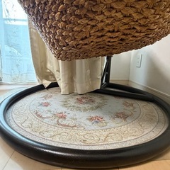 吊り下げ式リラックスチェア（ラタン調）の画像