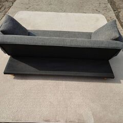 【リサイクルサービス八光】幅164cm【ベッドにもなる】ローソファー 2人掛け クッション付｜の画像