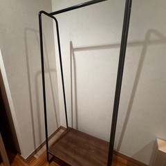 【4,000円・完成品】アイリスオーヤマ ハンガーラック（ブラック×ウォールナット）PI-B1の画像