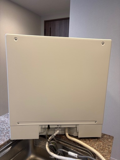 Panasonic 電気食器洗い乾燥機　NP-TA4-W 中古　　