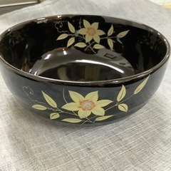 花柄のどんぶりの画像