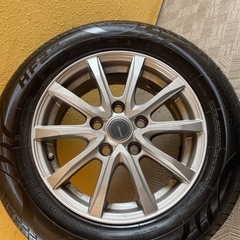 195/65r15アルミホイールとタイヤの画像