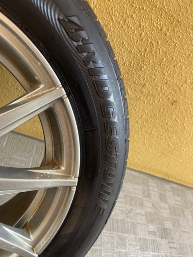 185/60r15のタイヤとアルミホイール