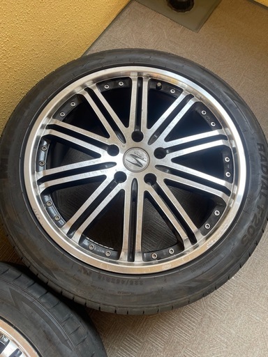 225/45r18アルミホイルとタイヤ