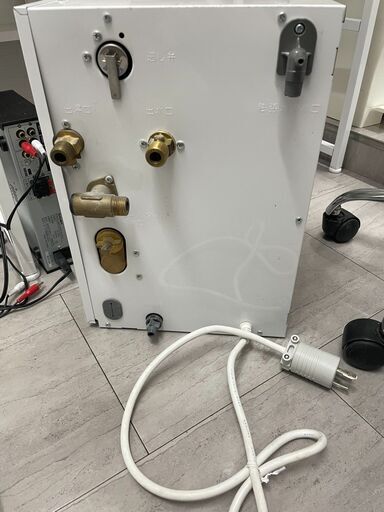 TOTO小型電気温水器/5.8L/REW06A2BH