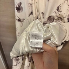 【定価8690円】【1度のみ着用】花柄パイピングワンピース Mサイズの画像