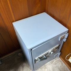 ★2月11日急募　値段交渉可　【旭川金庫】クマヒラ・オフィスセーフ金
庫   の画像