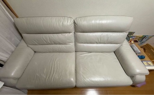 ３人掛けソファーライトグレー(白に近い)