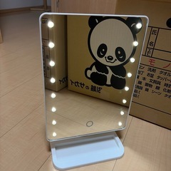 2月17日まで⭕️ ニトリ 小物置き付き LED卓上ミラーの画像