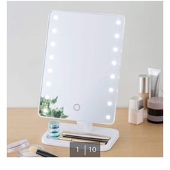 2月17日まで⭕️ ニトリ 小物置き付き LED卓上ミラーの画像