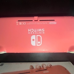 美品Nintendo Switch Lite コーラル色　箱付き　使用回数浅　ニンテンドースイッチライトの画像