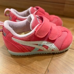 アシックスキッズシューズの画像
