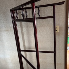 衣桁　漆　着物などを掛けておくの画像