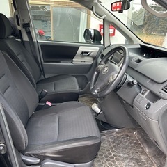 綺麗なファミリーカー　調子良く　車検長い　乗って帰れますの画像