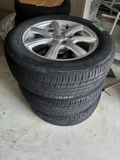 商談中。ホイール付きサマータイヤ4本セット  215/60R16