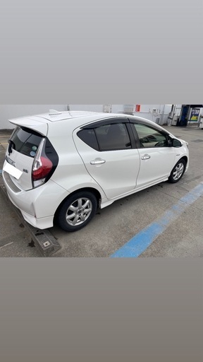 トヨタ　アクアS  白　2018年式　154,500km走行