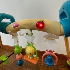 COMBI 光ってメロディ 森のお遊びジムの画像