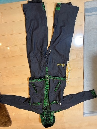 希少&格安スノボーウェア‼️