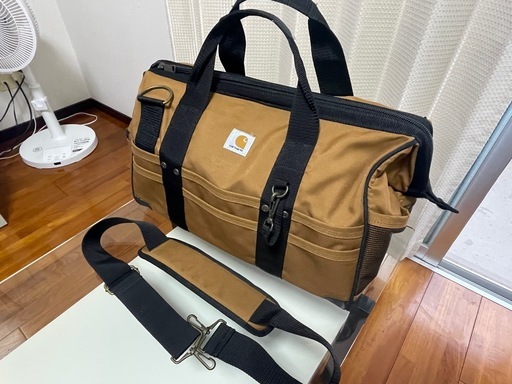 カーハートバッグ