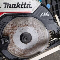 マキタ 充電式  125㎜  １８V充電式 マルノコHS474D　充電器、バッテリーBL1860Dが１個、マキタプレミアムホワイトA-67175付きです。の画像