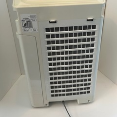 シャープ　空気清浄機　ホワイトの画像