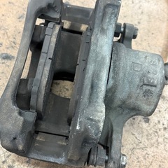 200系クラウン  フロントブレーキ1式の画像