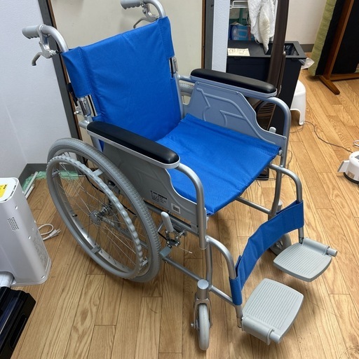 ⭐️美品⭐️?車椅子　車イス　介護　ハンドブレーキ付き　アルミ製　車いす　背折れタイプ　BM02
