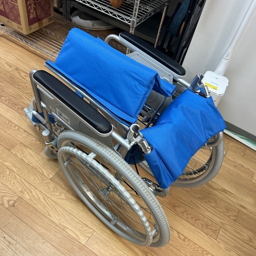 ⭐️美品⭐️?車椅子　車イス　介護　ハンドブレーキ付き　アルミ製　車いす　背折れタイプ　BM02