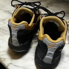 エアーマックス95(エレメントゴールド)ナイキシューズの画像