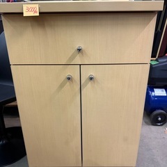 レンジ台　食器棚　キャスター付きの画像