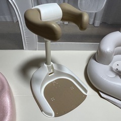 Richell お風呂マット　3コインズベビーバスチェアMokcoliyシャワースタンド　 　　の画像