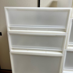 衣装ケースの画像