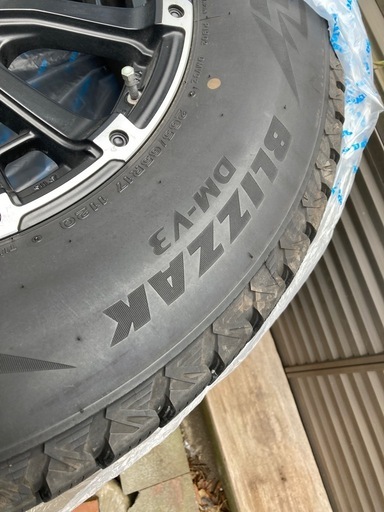スタッドレスタイヤセット　265/65R17