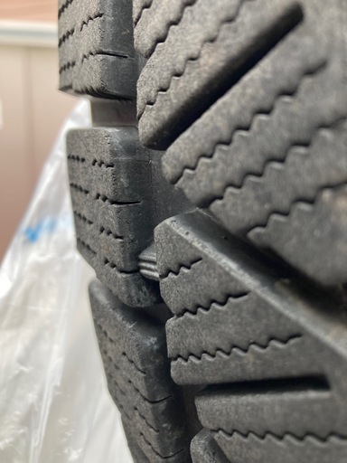 スタッドレスタイヤセット　265/65R17